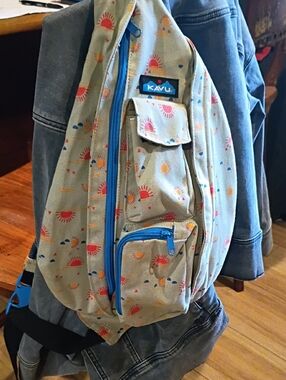 Kavu Backpack Side Over Shoulder Pack Sling Bag Light Blue Sun Large